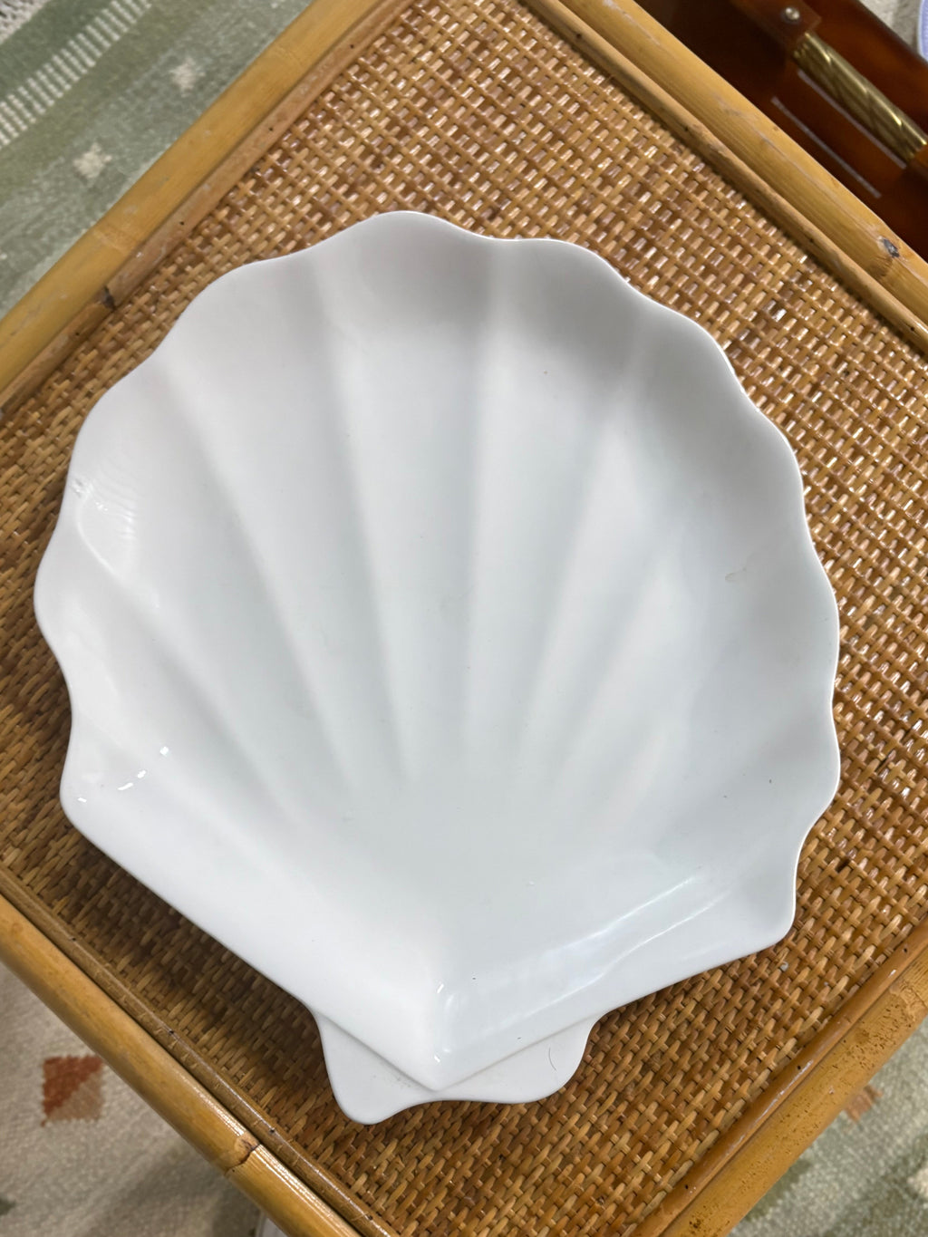 Scallop Shell Dish, White Glazed Ceramic, Japan, c. Late 20th Century