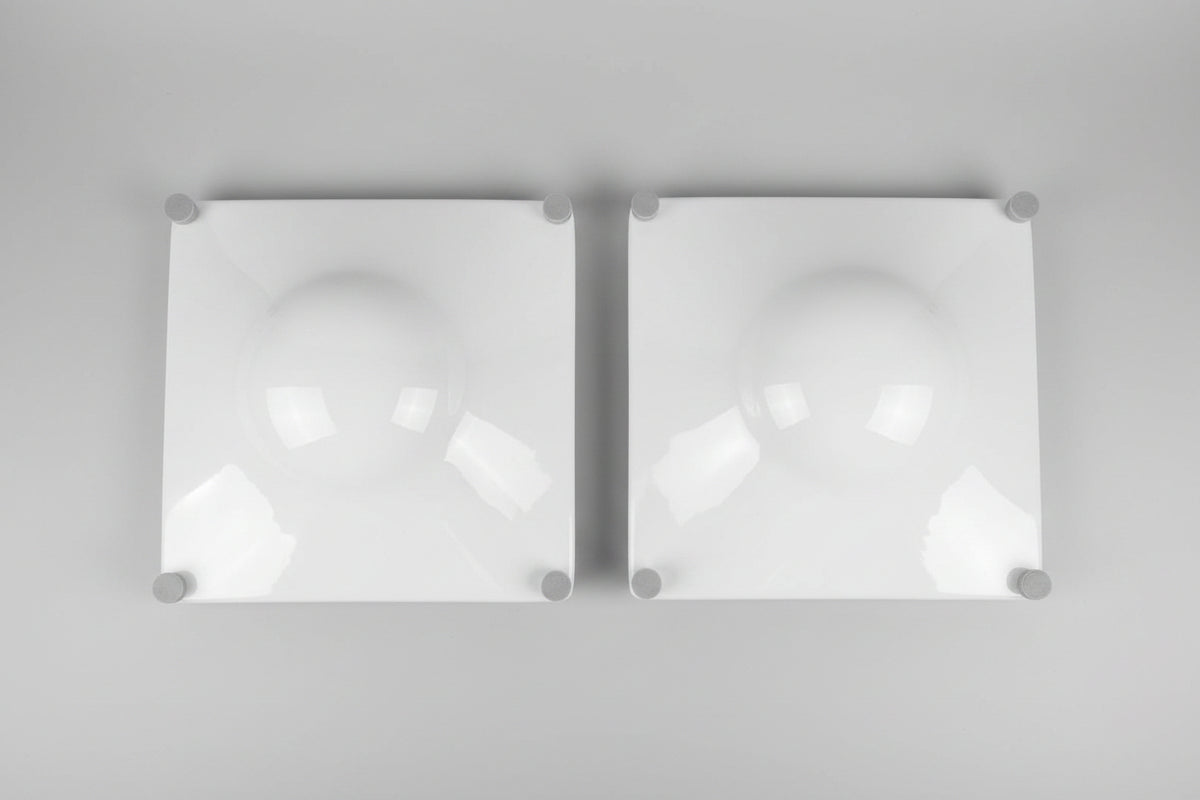Pair of Elio Martinelli 'Bolla' Wall Lights for Martinelli Luce, Opal Methacrylate, Italy, c.1960s