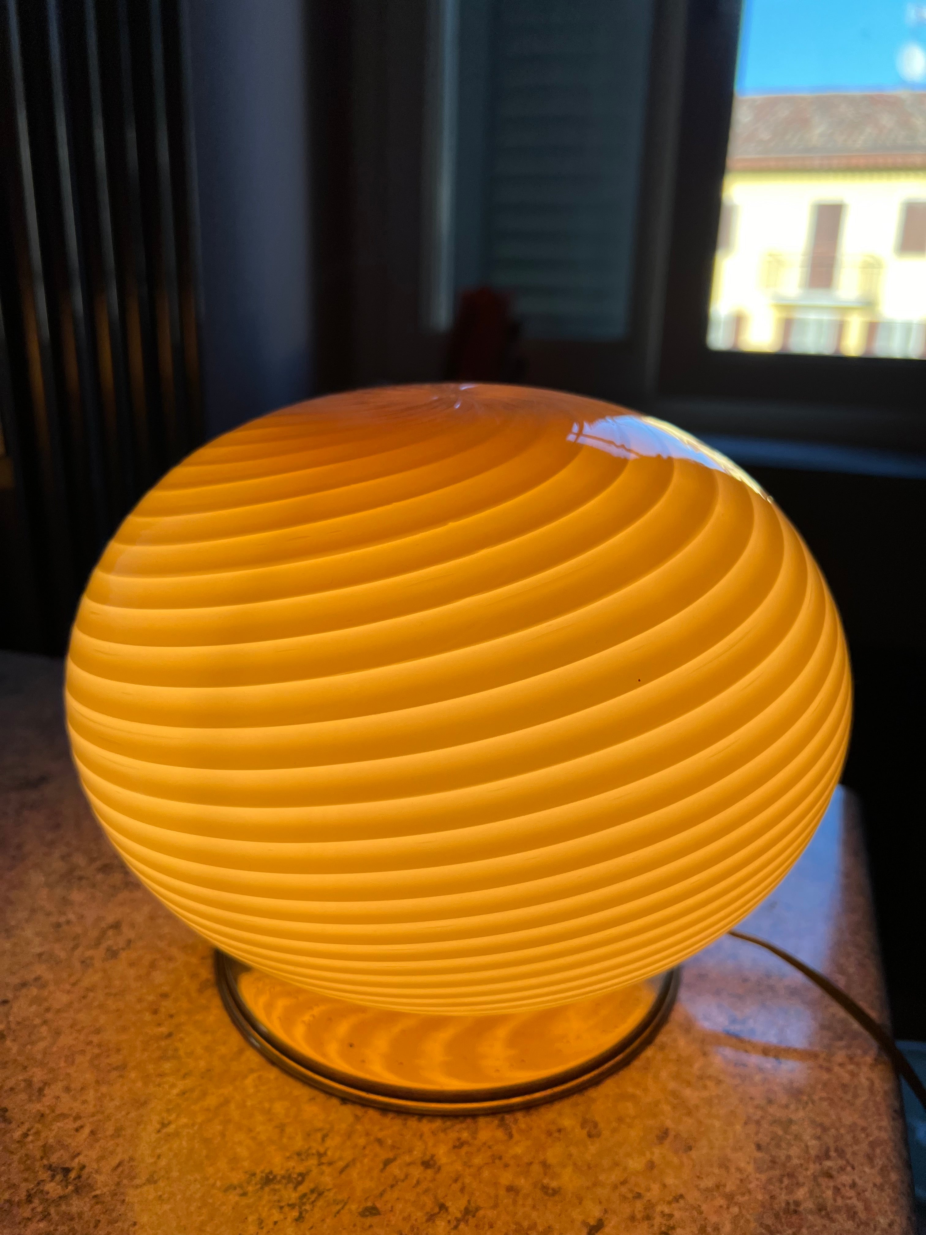 Vintage Murano Oval Table Lamp in Cream, 1970s