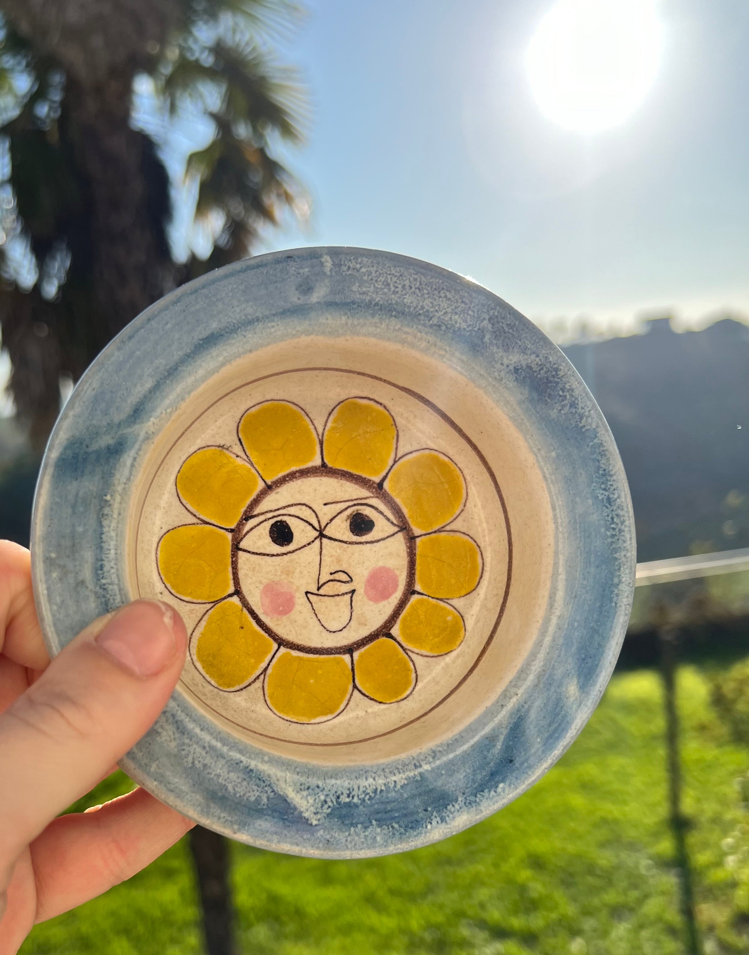 Giovanni DeSimone Hand-Painted Ceramic Ashtray, Sun Face with Blue Rim, Italy, 1964